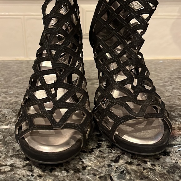 Sexy heels - Picture 3 of 4